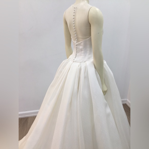 Peter Langner Couture Wedding Gown: Annabelle - Picture 6 of 13